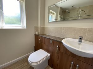 Shower room 2- click for photo gallery